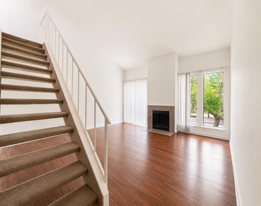 10811 Richmond Avenue - Photo Thumbnail 5