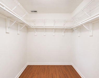 10811 Richmond Avenue - Photo Thumbnail 13