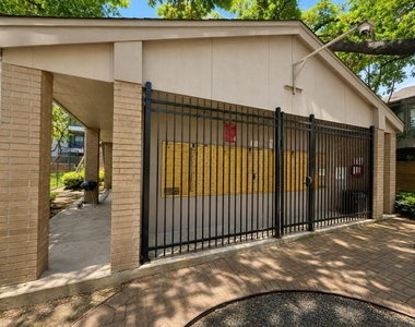 10811 Richmond Avenue - Photo Thumbnail 16