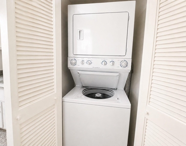 10811 Richmond Avenue - Photo Thumbnail 14