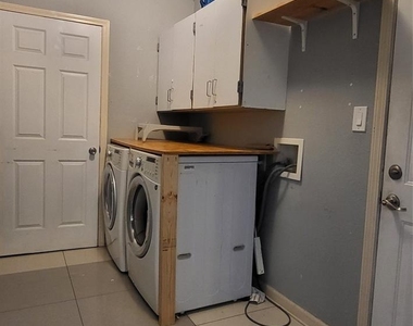 9734 La Vista Drive - Photo Thumbnail 16