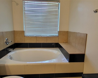 9734 La Vista Drive - Photo Thumbnail 21