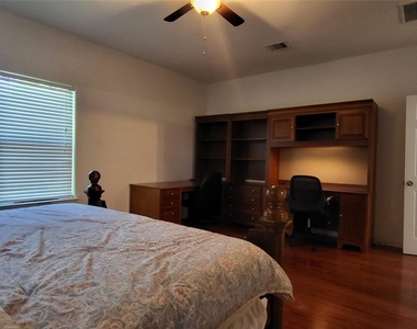 9734 La Vista Drive - Photo Thumbnail 18