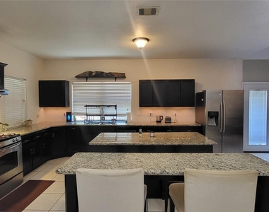9734 La Vista Drive - Photo Thumbnail 10