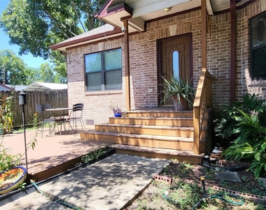 9734 La Vista Drive - Photo Thumbnail 1