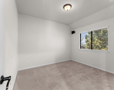 17805 Arapaho Hill Lane - Photo Thumbnail 25