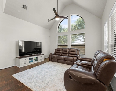 17805 Arapaho Hill Lane - Photo Thumbnail 8