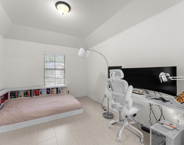 17805 Arapaho Hill Lane - Photo Thumbnail 24