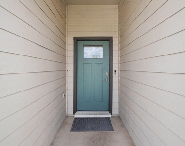 4002 Itzle Island Court - Photo Thumbnail 3