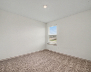 4002 Itzle Island Court - Photo Thumbnail 18