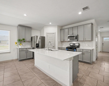 4002 Itzle Island Court - Photo Thumbnail 11
