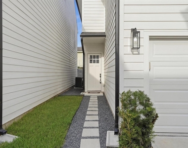 1230 Mcneil Street - Photo Thumbnail 2