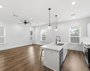 1230 Mcneil Street - Photo Thumbnail 11