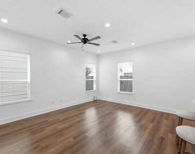 1230 Mcneil Street - Photo Thumbnail 7