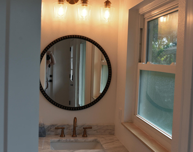 219 N Brevard Avenue - Photo Thumbnail 4