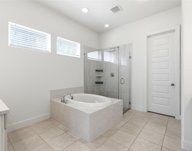 24610 Bardona Way - Photo Thumbnail 14