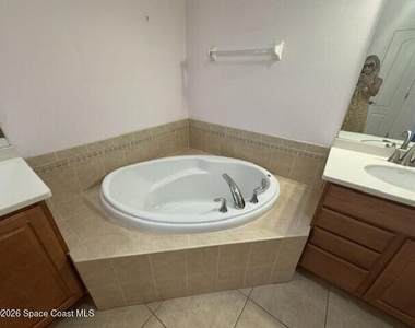 1720 Kinsale Court - Photo Thumbnail 15