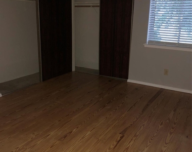 12002 Mighty Oak Drive - Photo Thumbnail 11