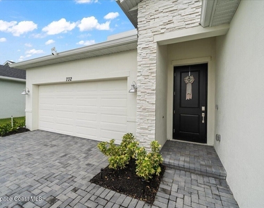 732 Veridian Circle Nw - Photo Thumbnail 1