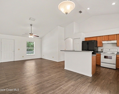 934 Westport Street Se - Photo Thumbnail 3