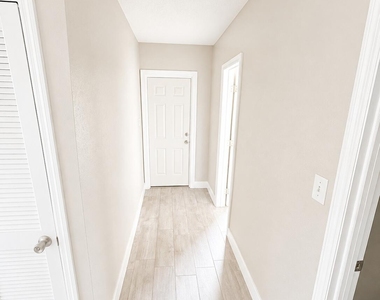 1606 S Miramar Avenue - Photo Thumbnail 4