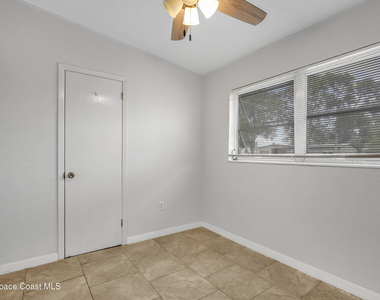 1895 Coolidge Avenue - Photo Thumbnail 18