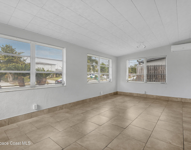 1895 Coolidge Avenue - Photo Thumbnail 15