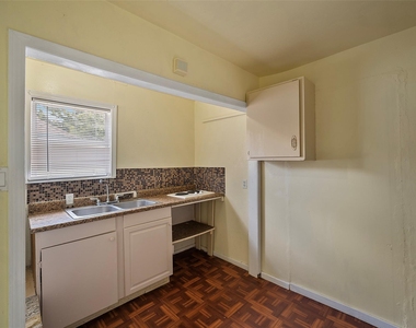 510 Munger Street Unit C - Photo Thumbnail 3