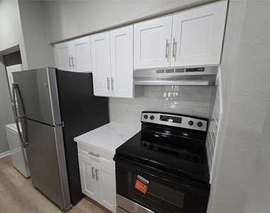 1818 Augusta Drive - Photo Thumbnail 15