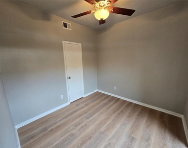 1818 Augusta Drive - Photo Thumbnail 11