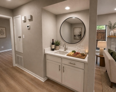 1818 Augusta Drive - Photo Thumbnail 6