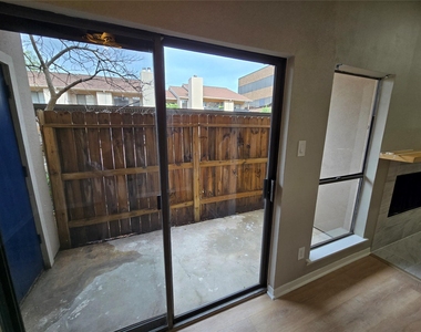 1818 Augusta Drive - Photo Thumbnail 12