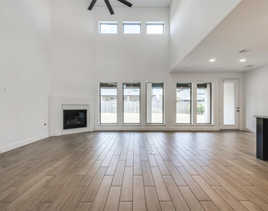 29823 Longleaf Grove Lane - Photo Thumbnail 8