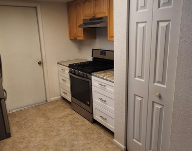 1795 Bayberry Drive - Photo Thumbnail 6