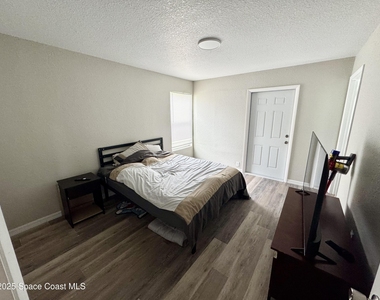1259 Cambo Court Ne - Photo Thumbnail 12