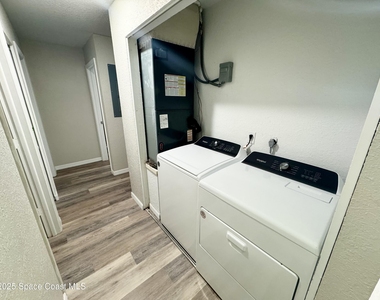 1259 Cambo Court Ne - Photo Thumbnail 8