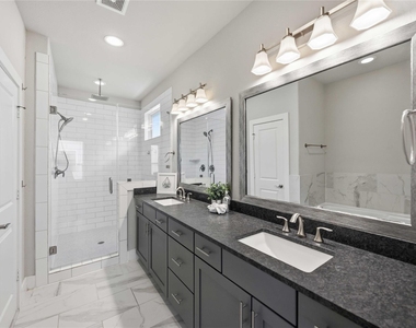 420 W 28th Street - Photo Thumbnail 15