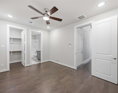 420 W 28th Street - Photo Thumbnail 12