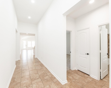 26306 Julia Manor Drive - Photo Thumbnail 5
