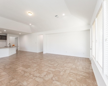 26306 Julia Manor Drive - Photo Thumbnail 10