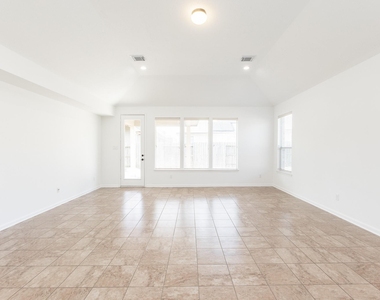 26306 Julia Manor Drive - Photo Thumbnail 8
