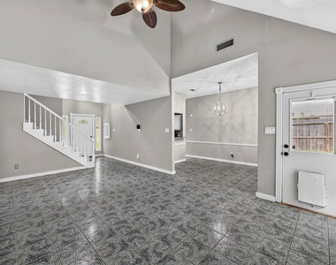 11214 Hambleton Way - Photo Thumbnail 11