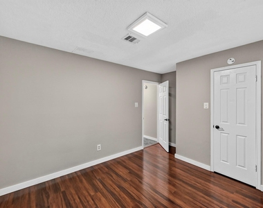 11214 Hambleton Way - Photo Thumbnail 23