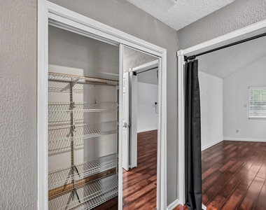11214 Hambleton Way - Photo Thumbnail 24