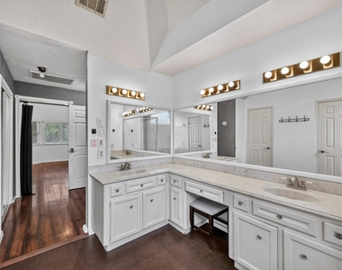 11214 Hambleton Way - Photo Thumbnail 28