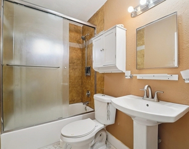 5224 Bernardo De Galvez - Photo Thumbnail 4