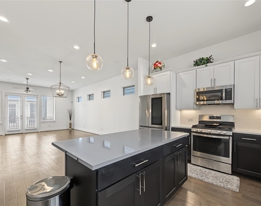2208 Mcgowen Street - Photo Thumbnail 10