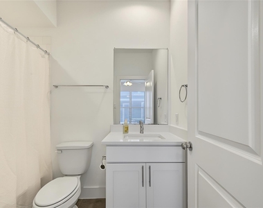 2208 Mcgowen Street - Photo Thumbnail 5