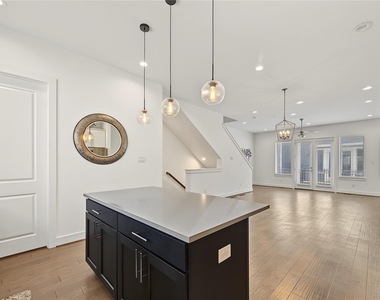 2208 Mcgowen Street - Photo Thumbnail 11