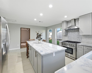 3502 Plum Brook Lane - Photo Thumbnail 8